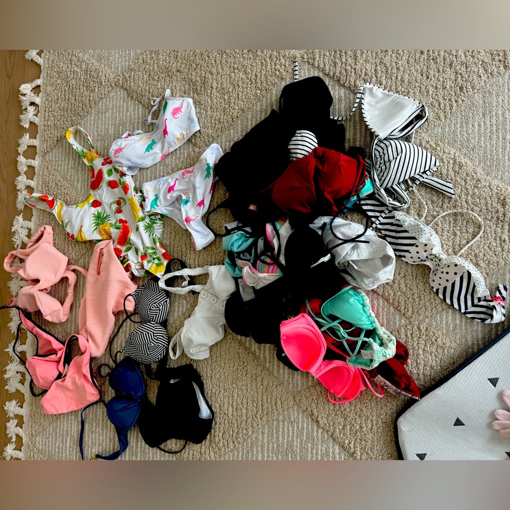 Lot of Swim Bikinis One Piece (32 pieces) VS Small 32 Cup